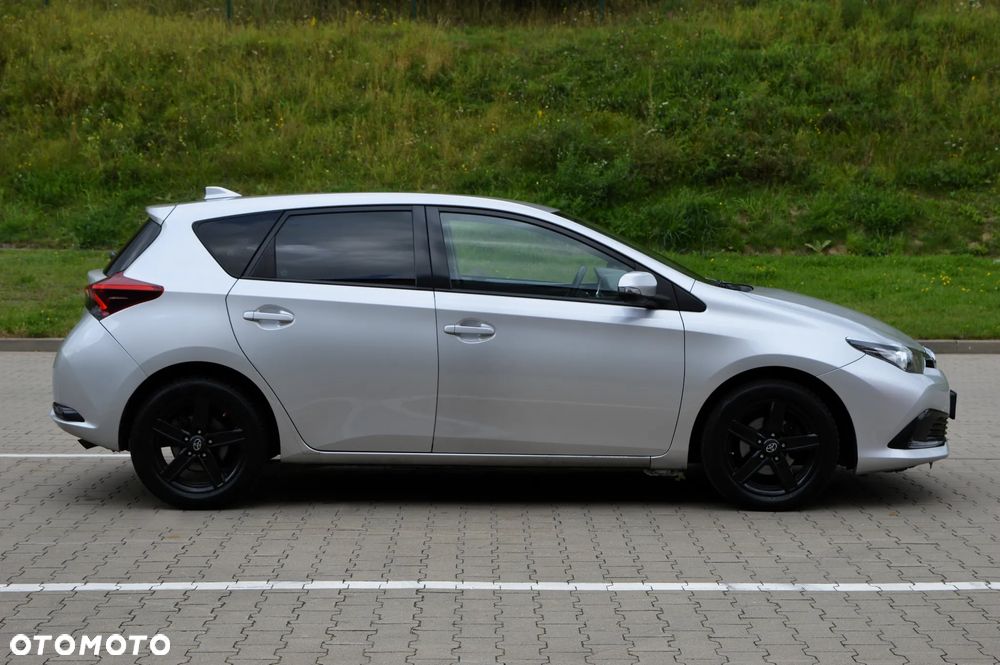 Toyota Auris 1.33 VVT-i Life Comfort - 26