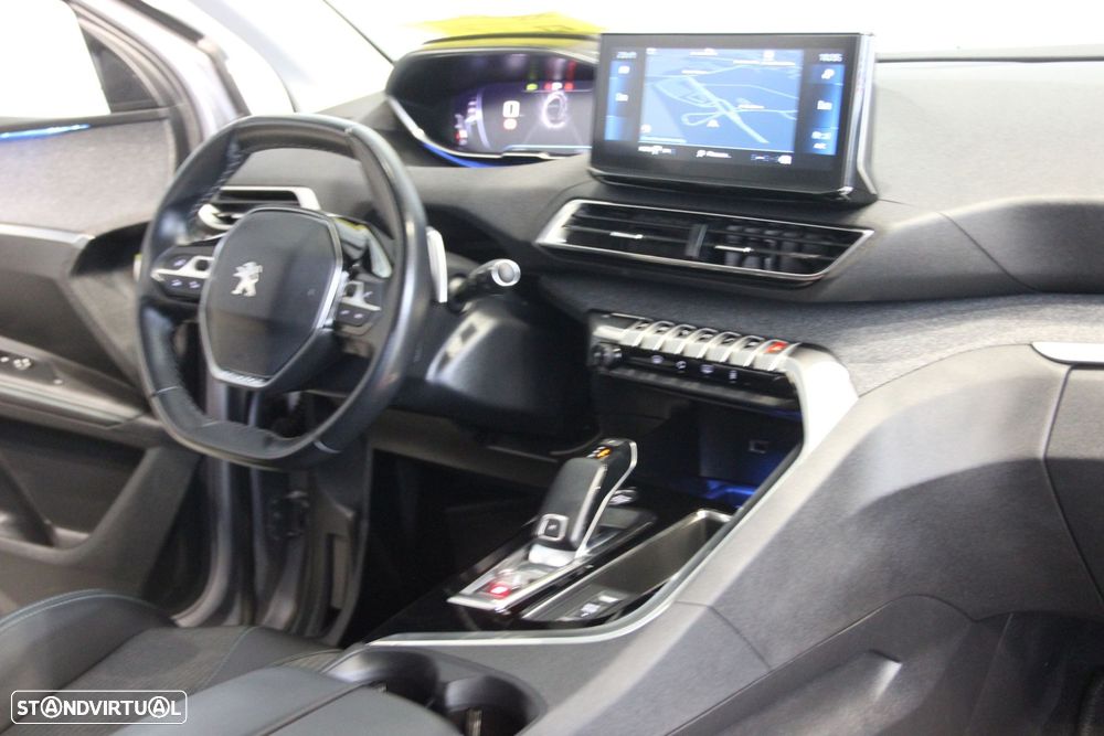 Peugeot 5008 1.2 PureTech Allure Pack EAT8 - 17
