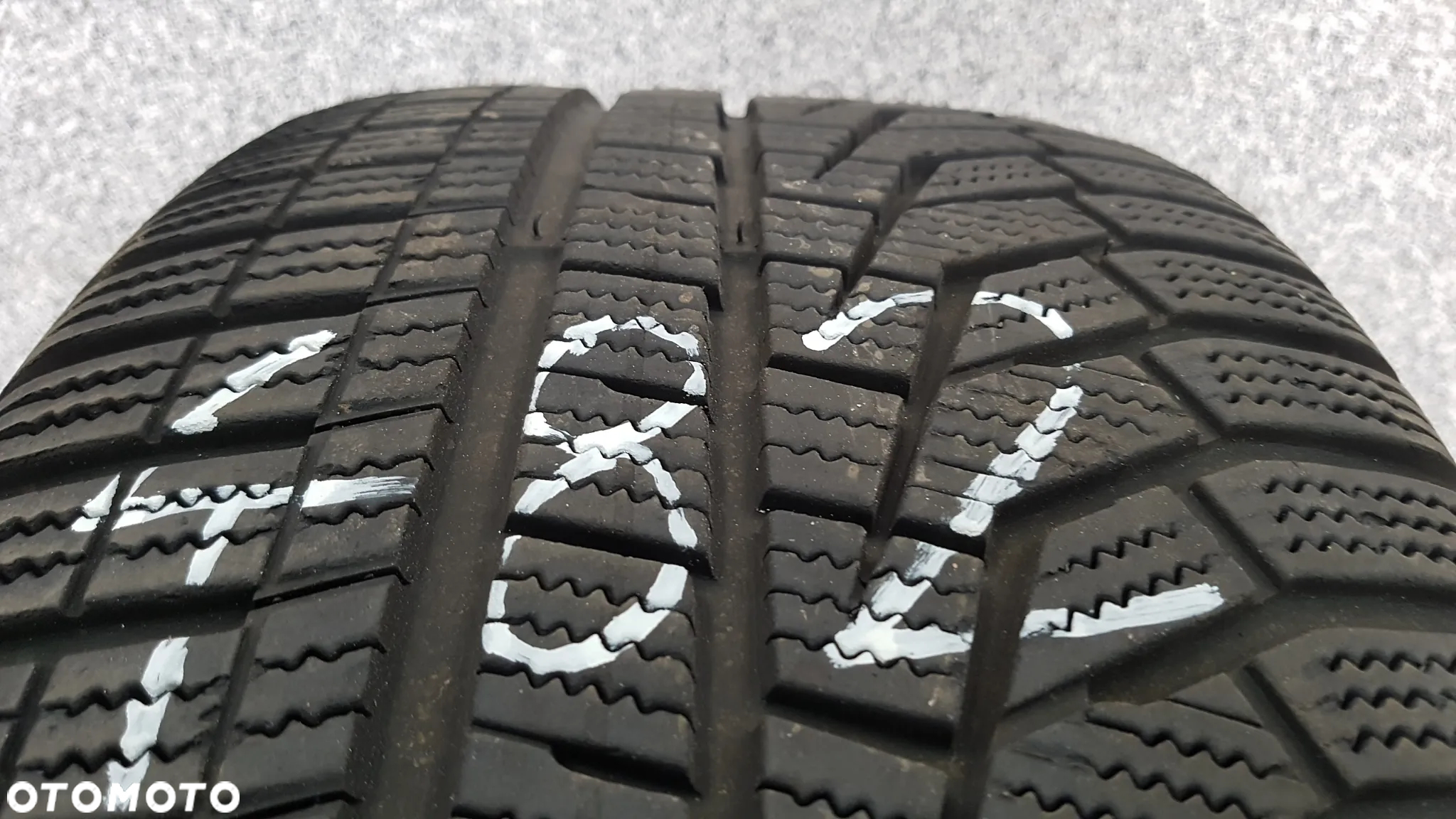 HANKOOK WINTER ICEPT EVO2 (MO) 225/45R18   225/45/18 - 6
