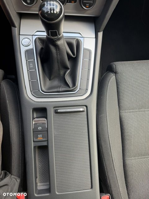 Volkswagen Passat 2.0 TDI BMT Comfortline - 20