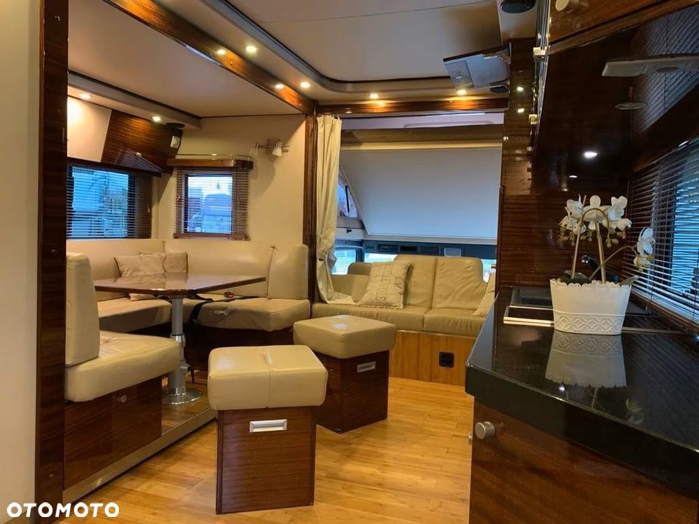 Scania P320 Interhorse – Transporter dla 5 Koni - część mieszkalna ok. 27,5 m² - 8