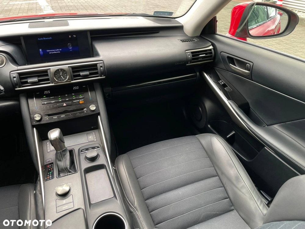 Lexus IS - 15