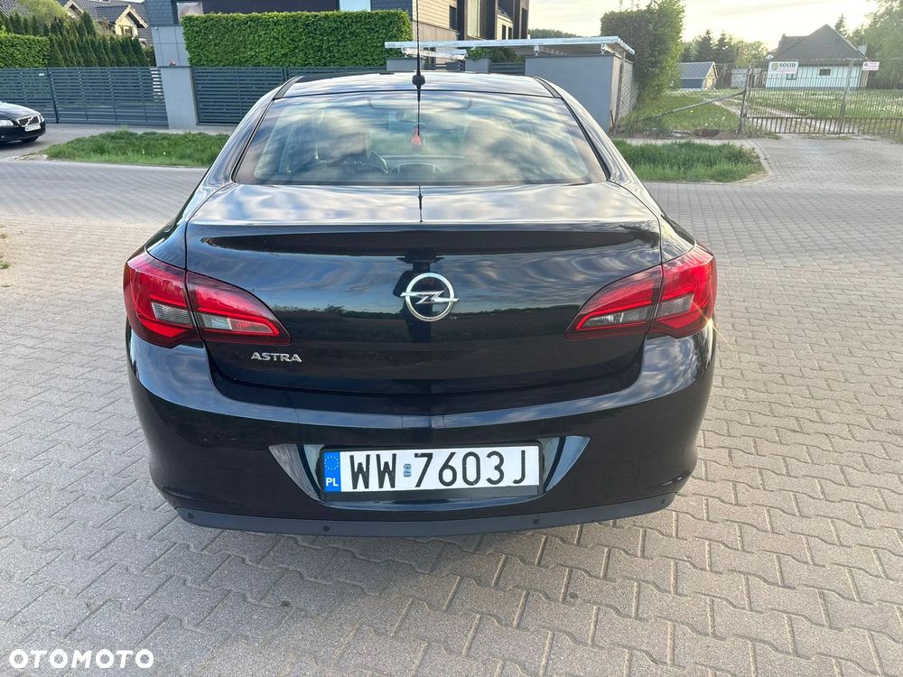 Opel Astra 1.6 EU6 - 2