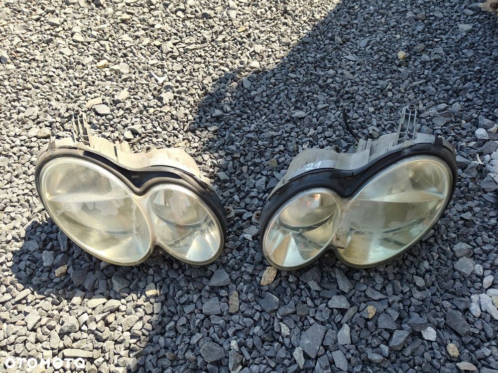 MERCEDES W209 CLK LAMPA przednia przód Prawa Lewa CAŁE ZACZEPY! uk H7 - 2