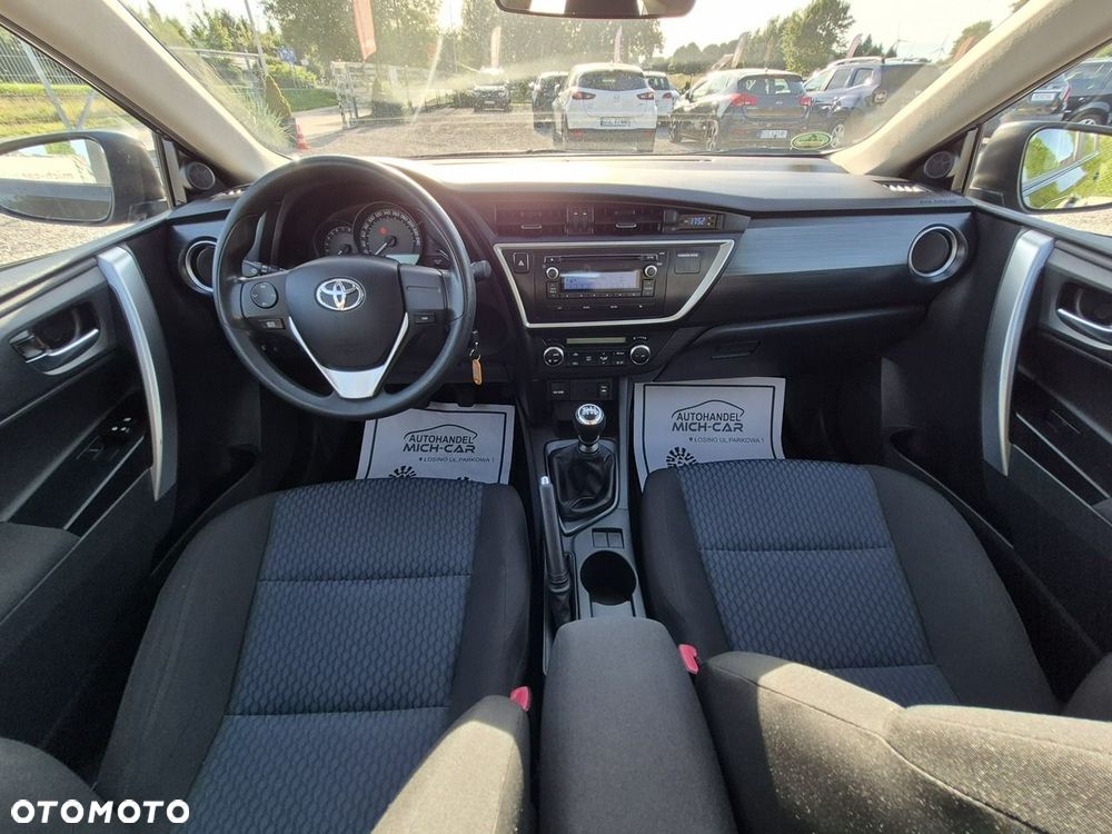 Toyota Auris - 18