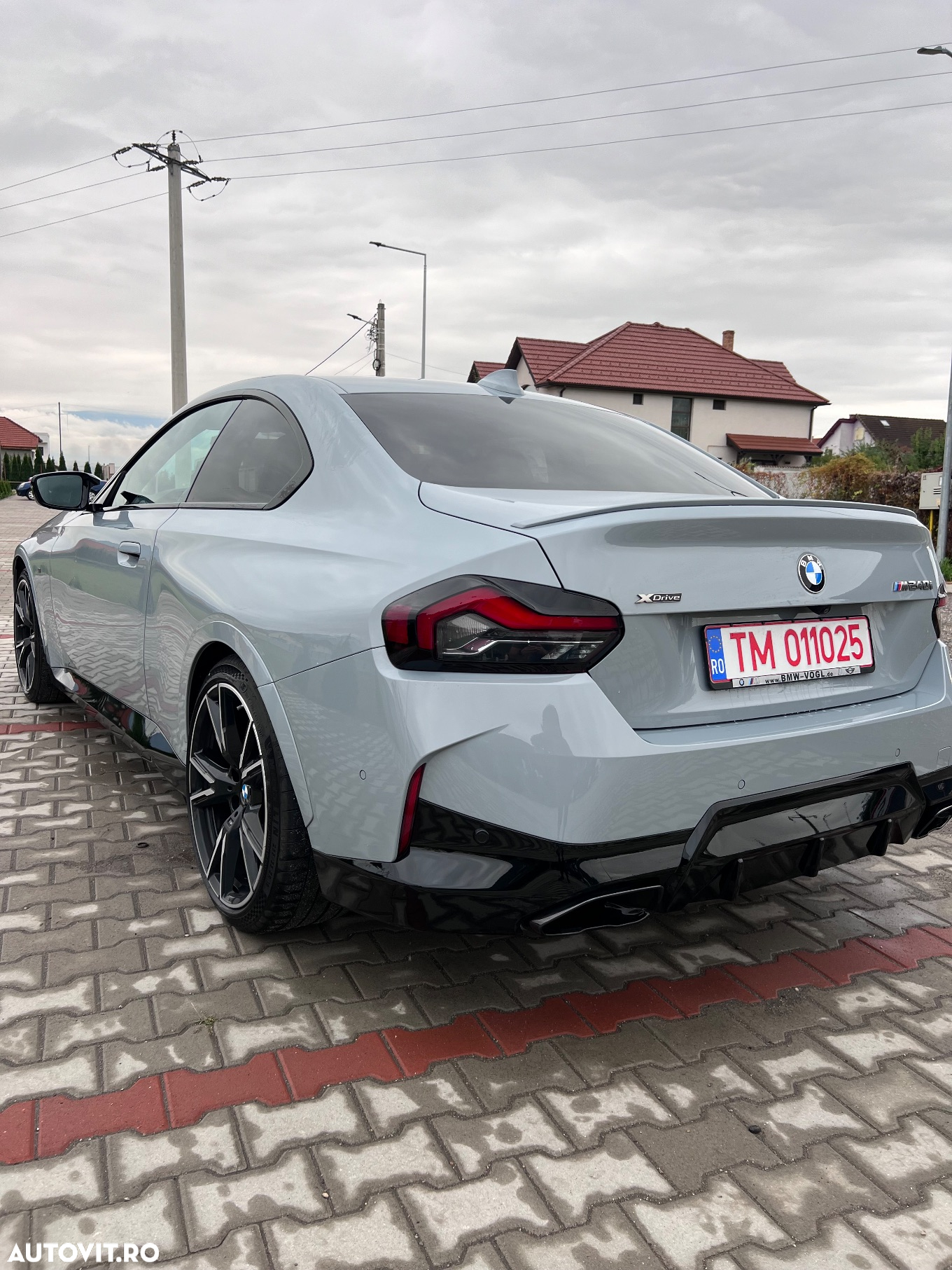 BMW M2 M240i xDrive AT - 4