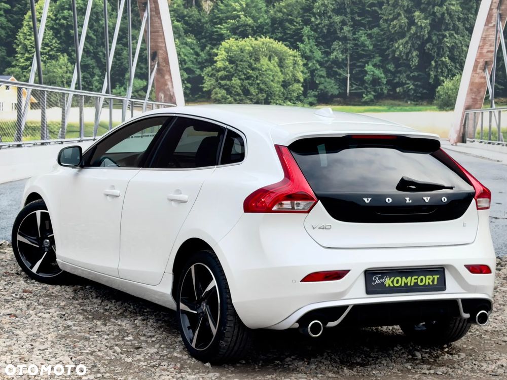 Volvo V40 D3 Geartronic RDesign - 17
