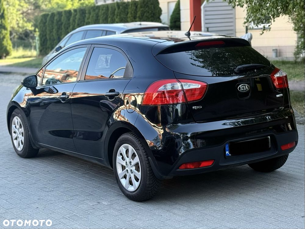Kia Rio - 5