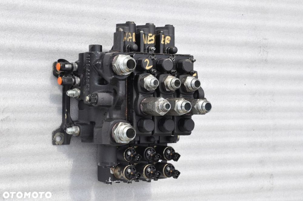 ROZDZIELACZ HARVESTER/ PARKER K170LS-03-FI04-117 - 3