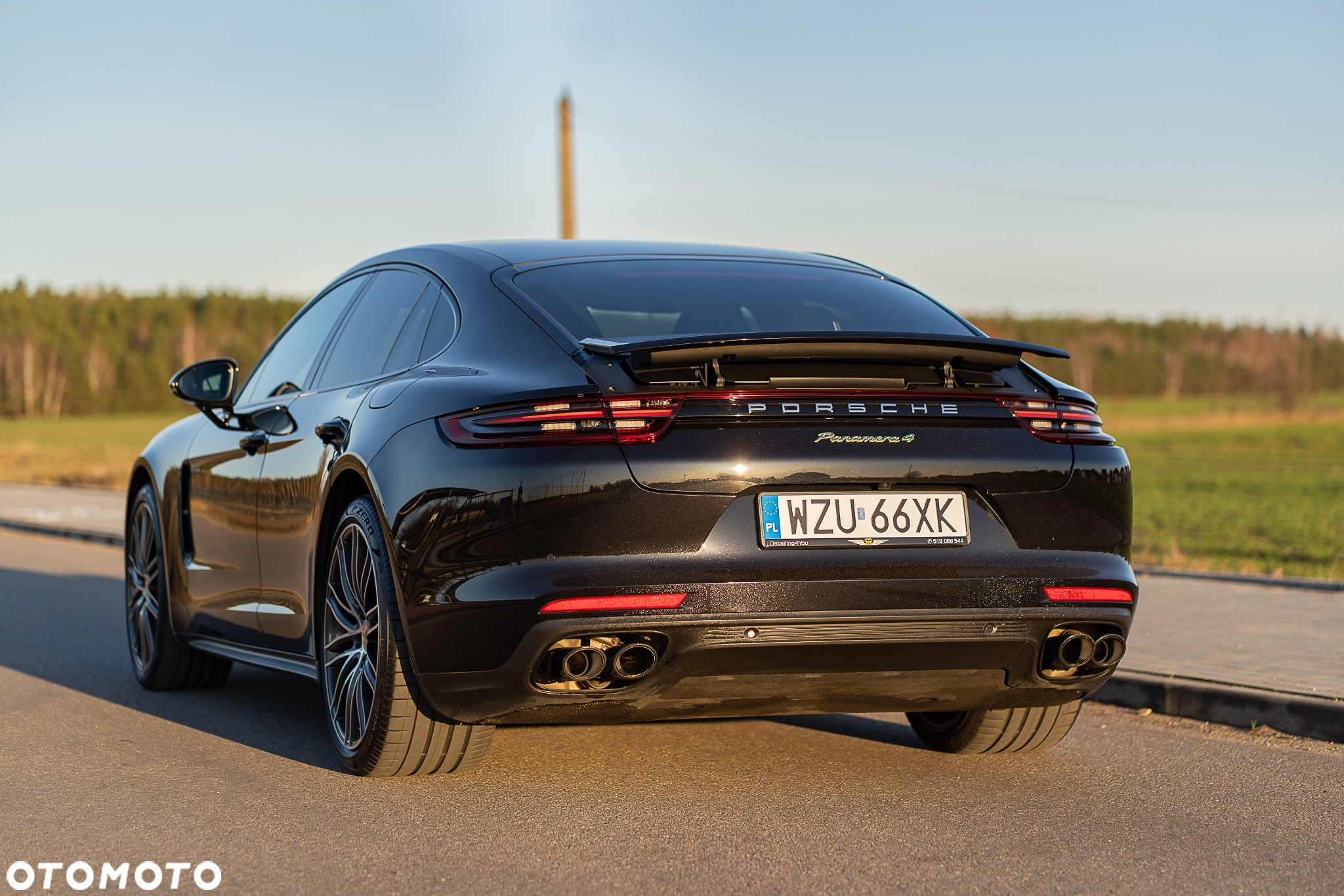 Porsche Panamera 4 E-Hybrid 10 Years Edition - 6