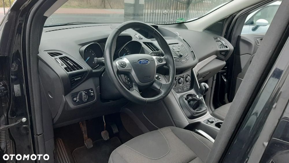 Ford Kuga - 10