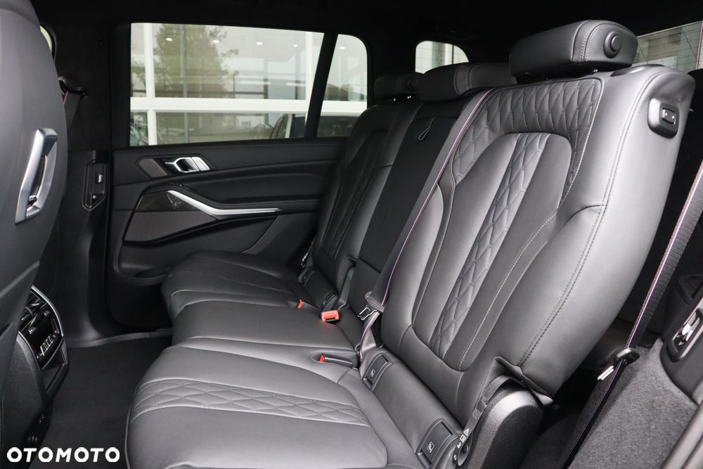 BMW X7 - 12