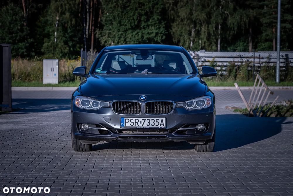 BMW Seria 3 328i - 4