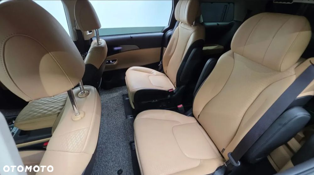 Kia Carnival - 6