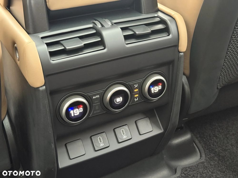 Land Rover Defender 110 D350 X-Dynamic HSE - 10