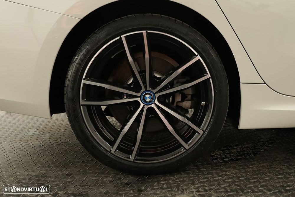 BMW 330 e Touring Pack Desportivo M Auto - 5