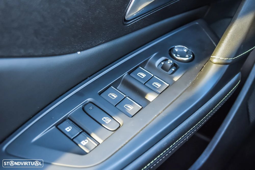 Peugeot 408 1.6 Hybrid GT e-EAT8 - 33
