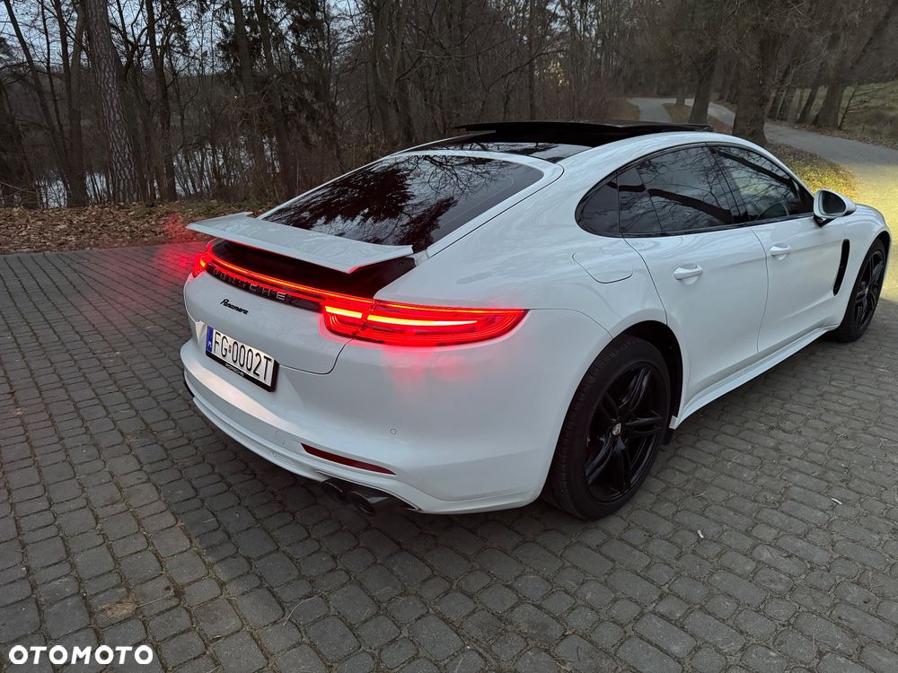 Porsche Panamera - 6