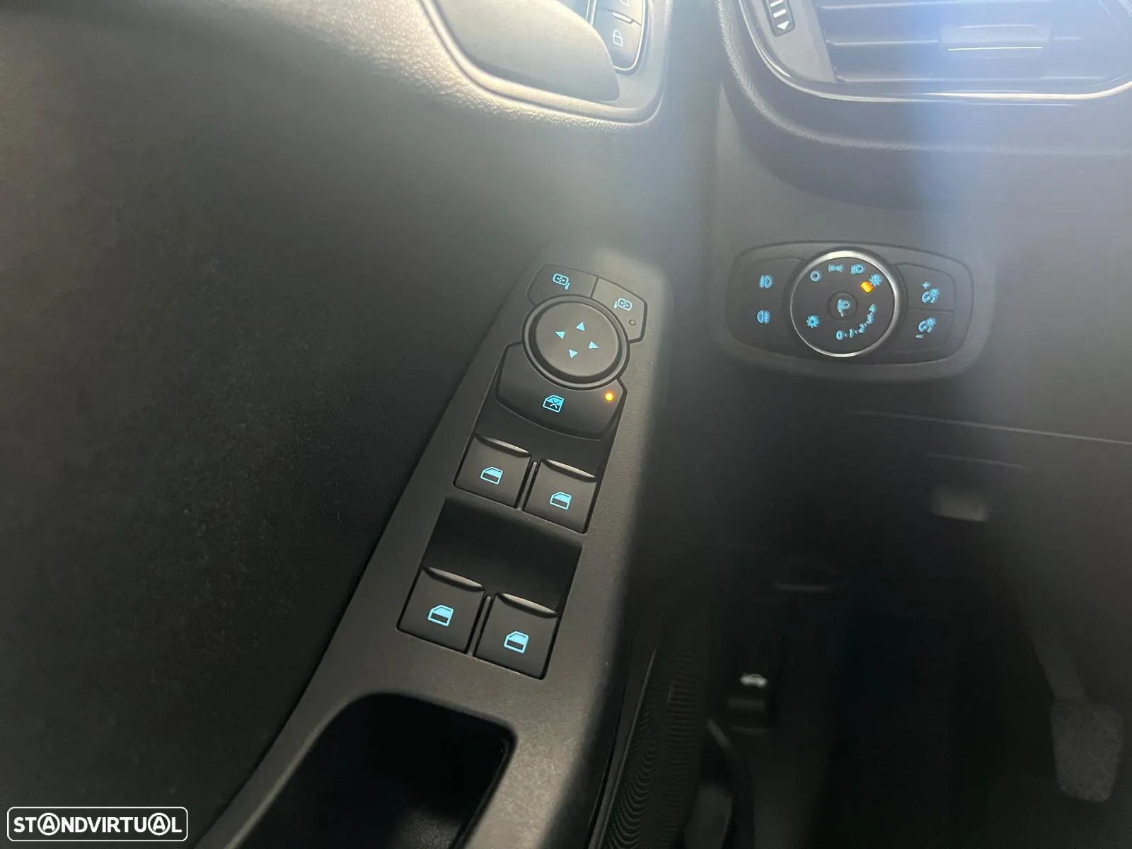 Ford Fiesta 1.0 EcoBoost Active - 19