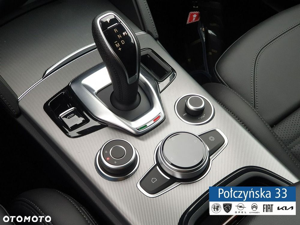 Alfa Romeo Stelvio - 18