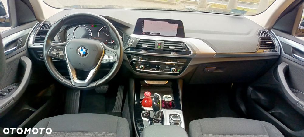 BMW X3 sDrive18d - 11