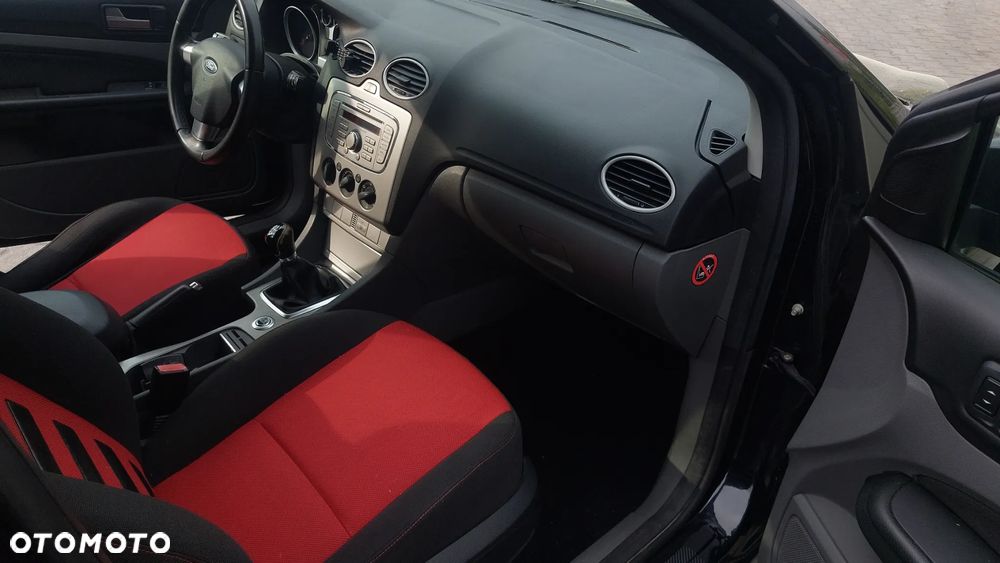 Ford Focus 1.6 Ti-VCT Black Magic - 24