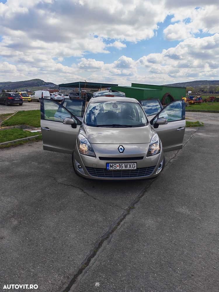 Renault Scenic 1.9 dCi FAP Privilege - 11