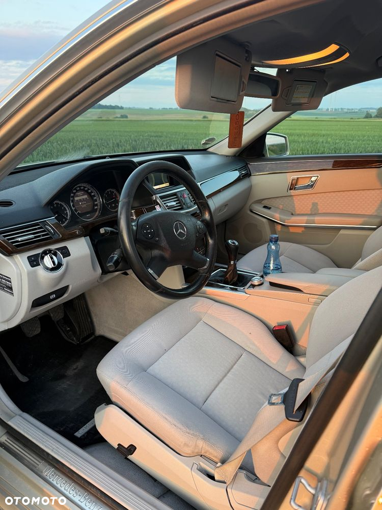 Mercedes-Benz Klasa E 220 CDI DPF BlueEFFICIENCY - 8
