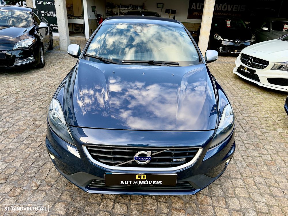 Volvo V40 D2 R Design - 25