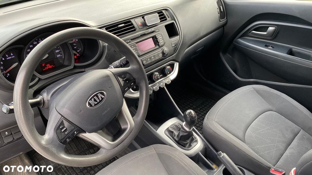Kia Rio - 9