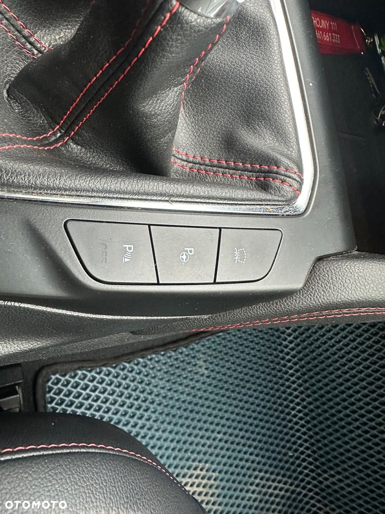 Ford Kuga 1.5 EcoBoost FWD ST-Line X - 27