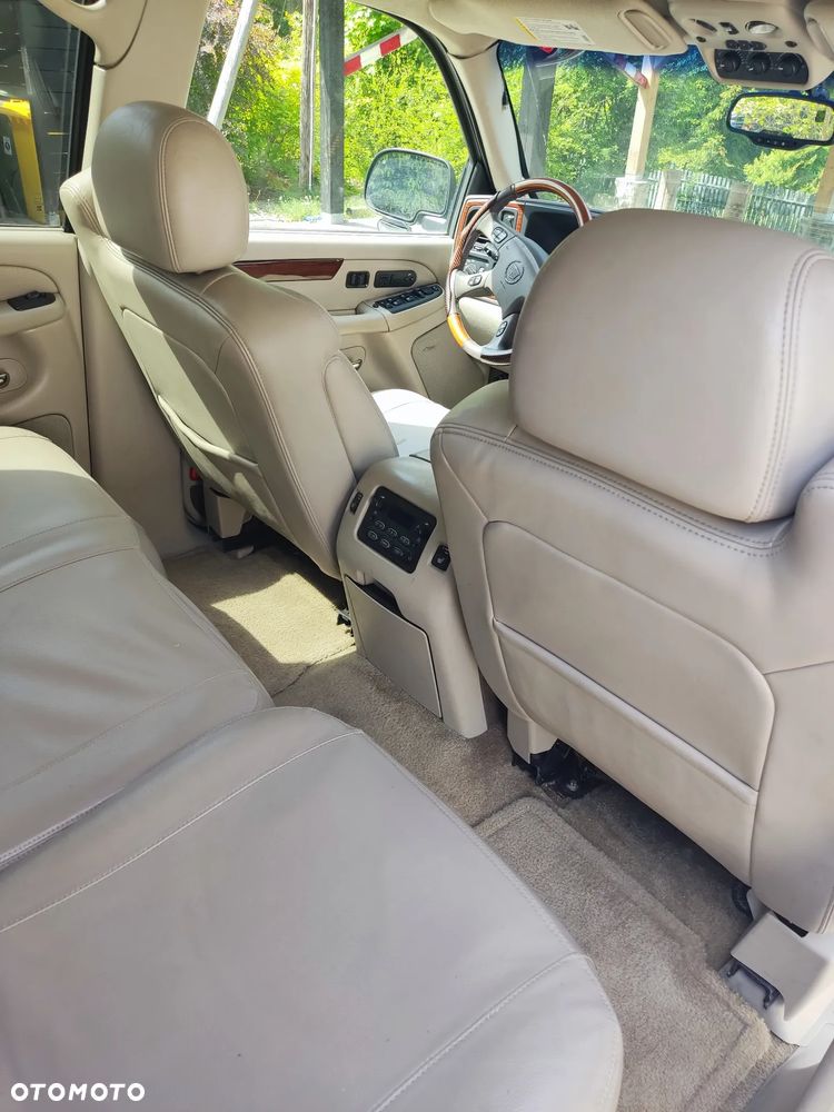 Cadillac Escalade - 7