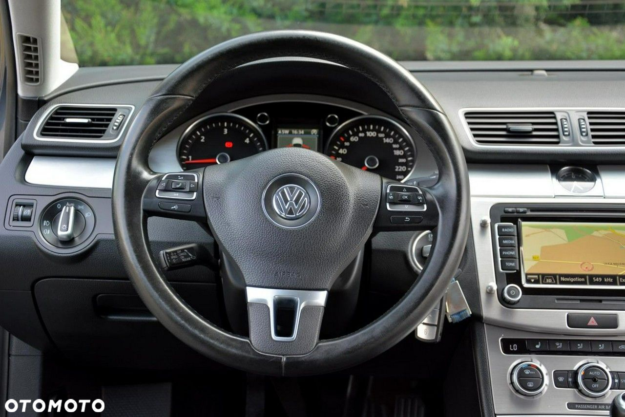 Volkswagen Passat Variant 2.0 TDI BlueMotion Technology Highline - 25