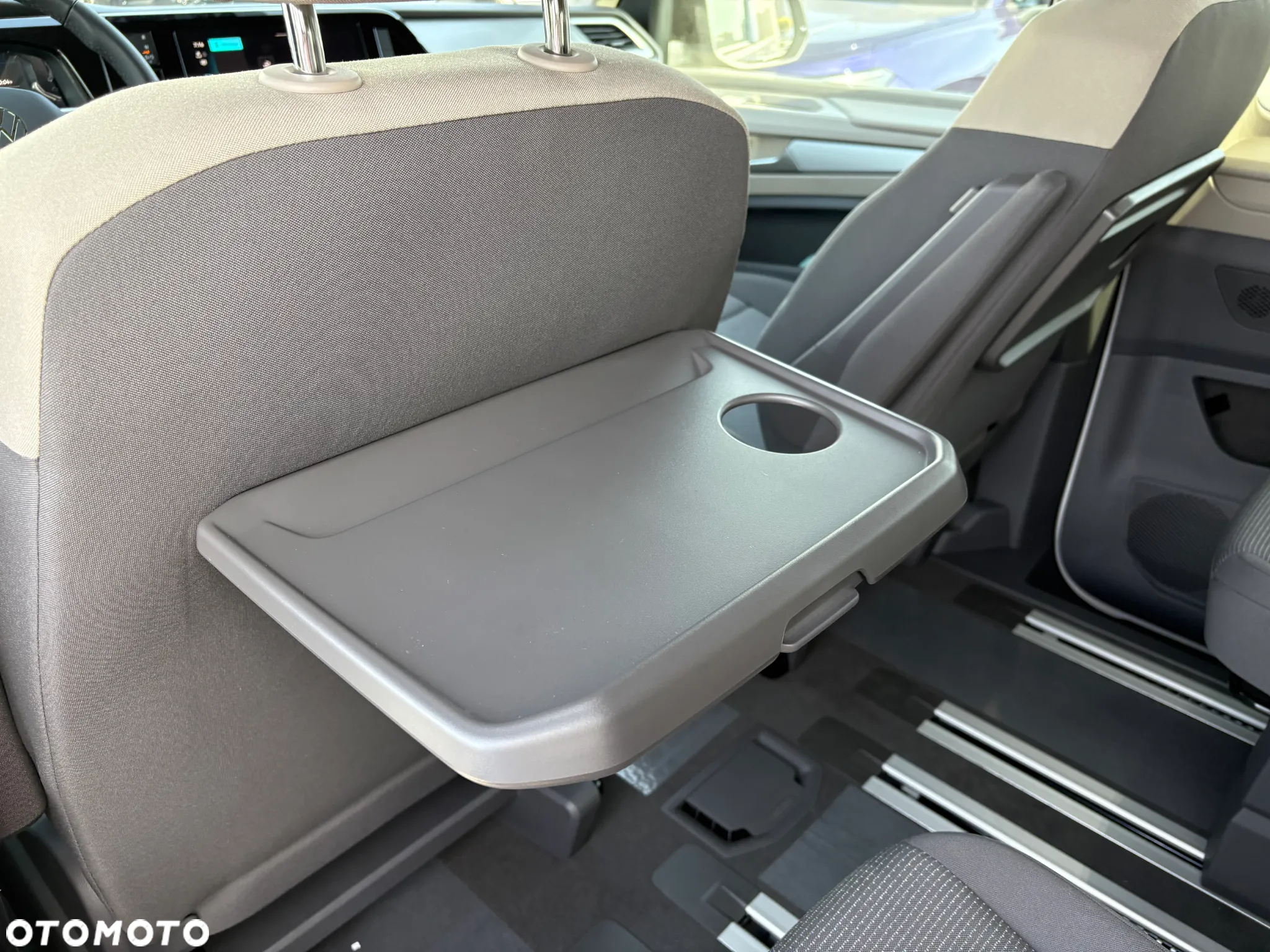 Volkswagen Multivan - 9