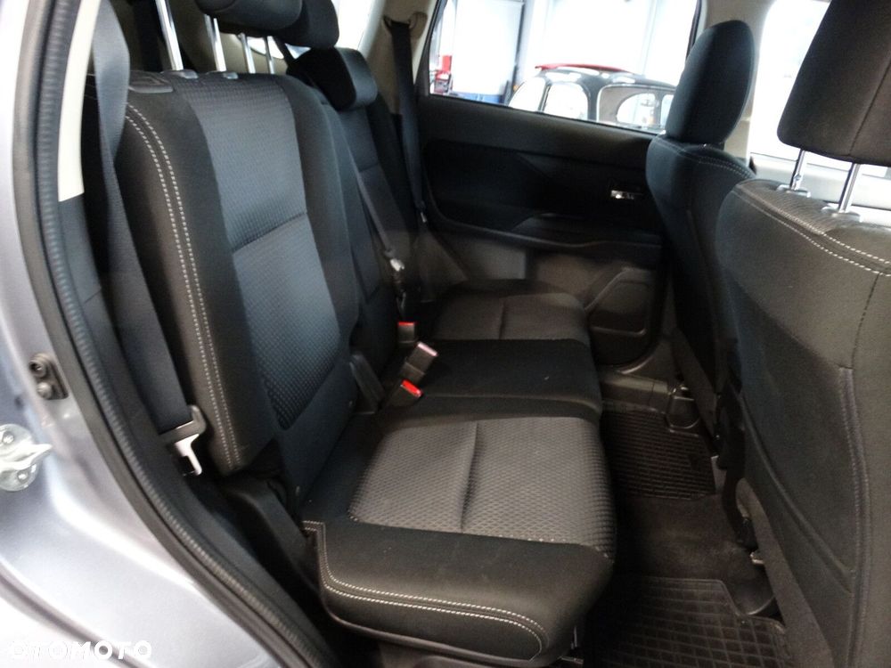 Mitsubishi Outlander - 14