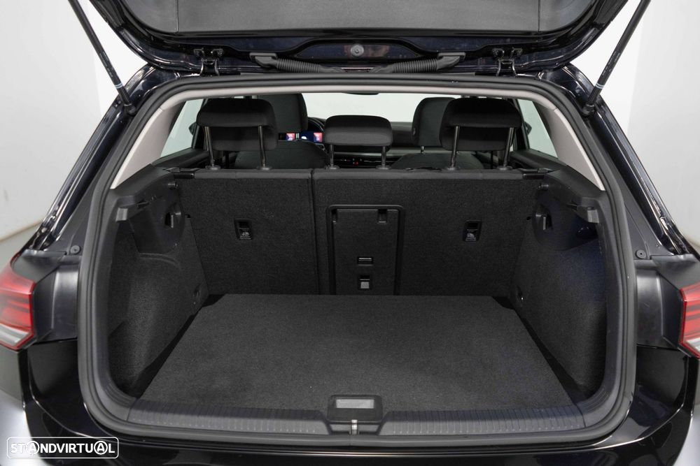VW Golf 1.0 eTSI Life DSG - 23