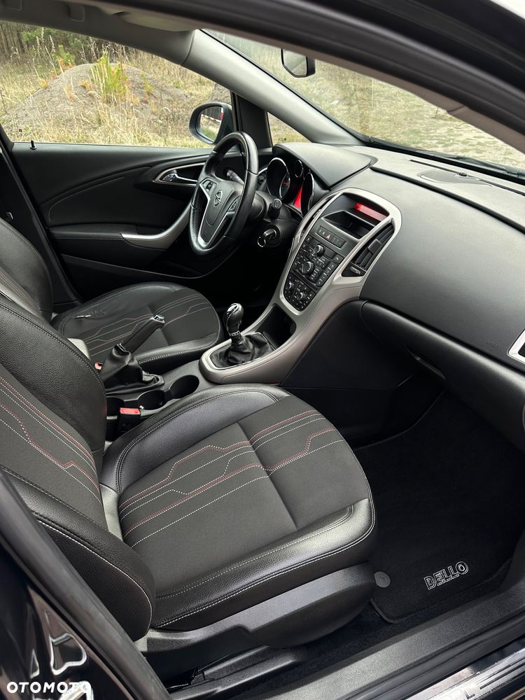 Opel Astra 1.4 150 Jahre - 10