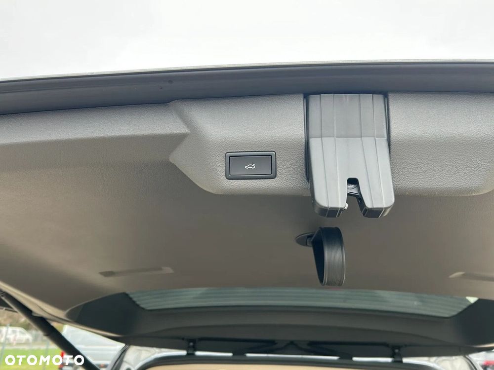 Volkswagen Multivan - 37