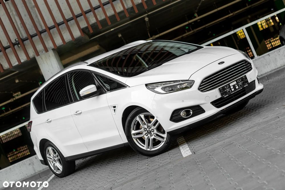 Ford S-Max - 12
