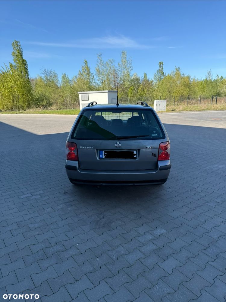 Volkswagen Passat 1.9 TDI Highline - 3