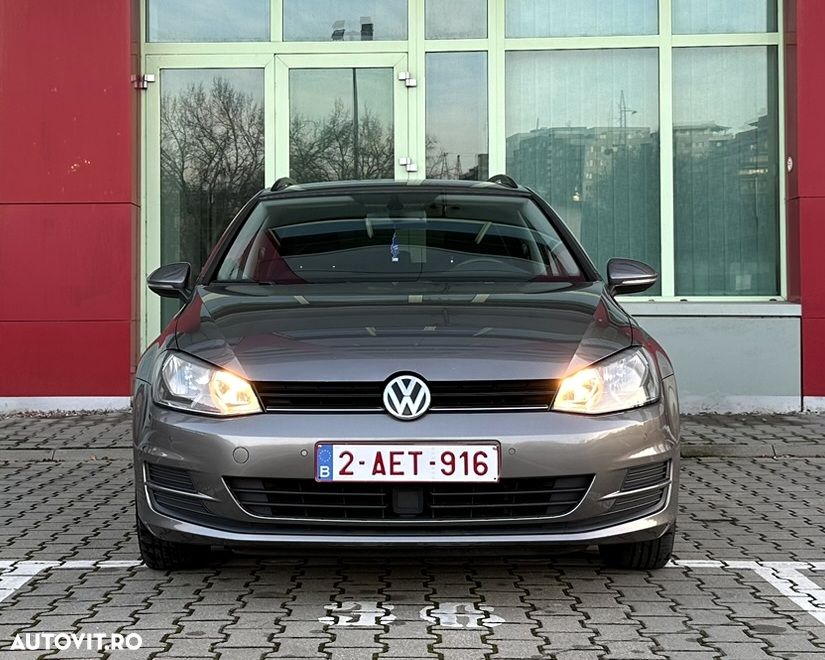 Volkswagen Golf - 22