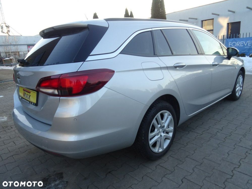 Opel Astra 1.4 T Enjoy - 10
