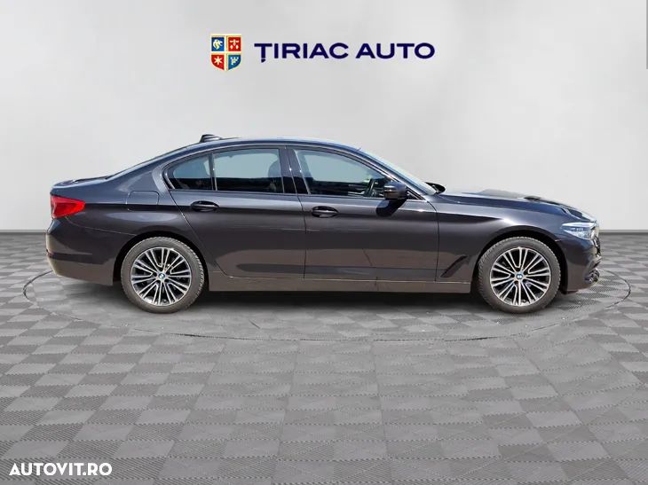 BMW Seria 5 520d Aut. Luxury Line - 7