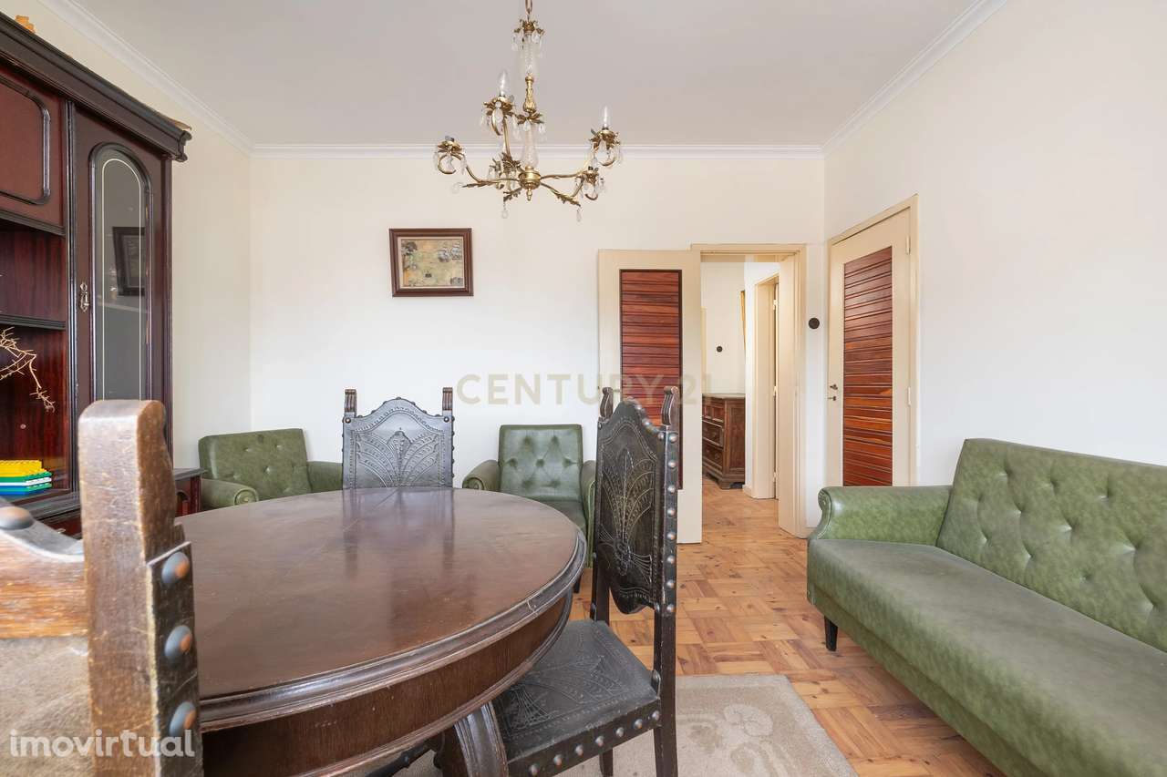 Venda | Apartamento T3+1 com garagem na Rua Verde Pinho em Coimbra - Grande imagem: 2/16