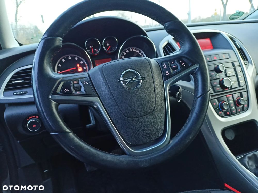 Opel Astra 1.4 Turbo 150 Jahre - 25