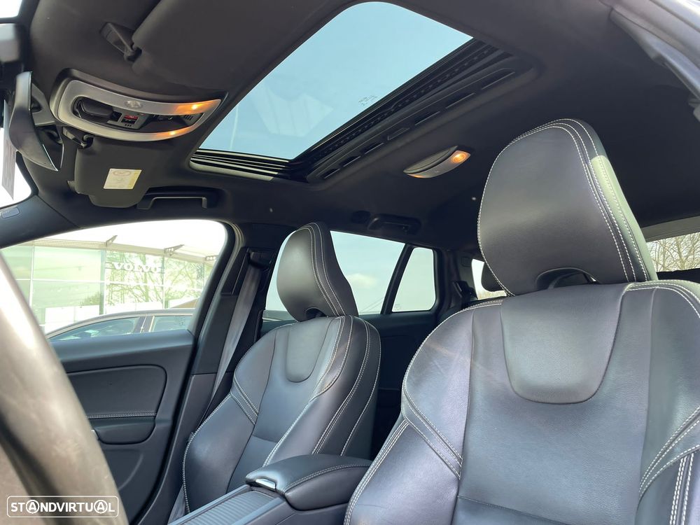 Volvo V60 D4 Geartronic Black Line - 22
