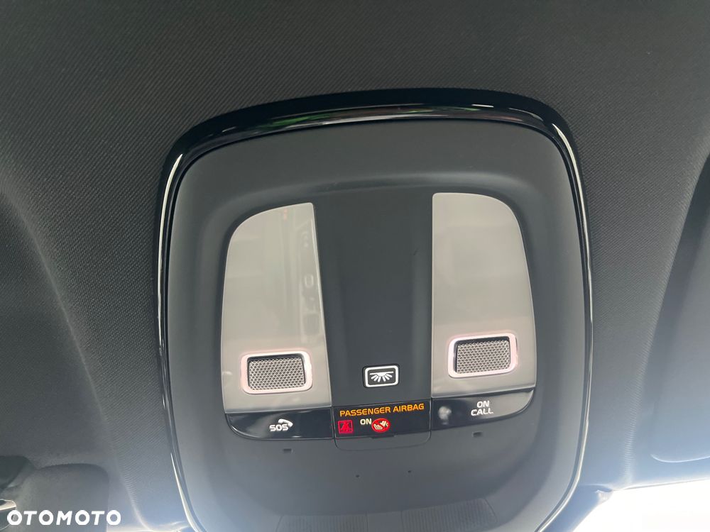 Volvo XC 60 B4 D AWD Plus Dark - 24