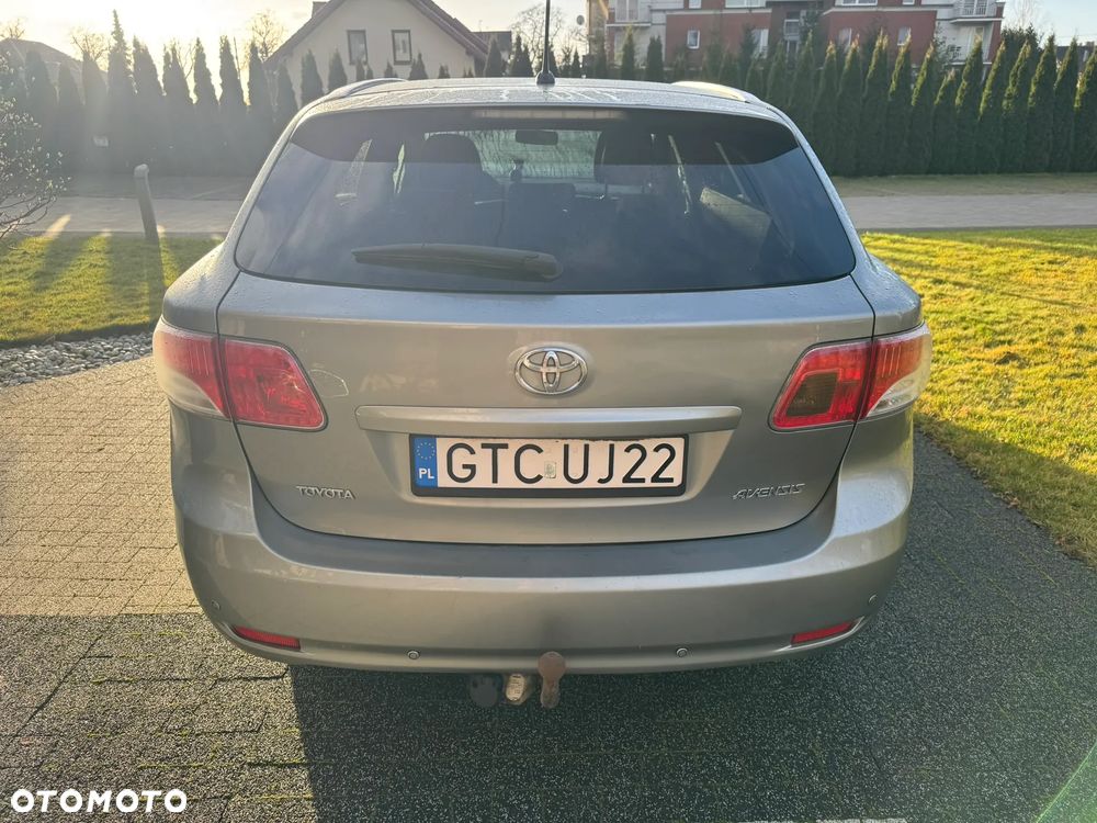 Toyota Avensis 2.0 D-4D - 7