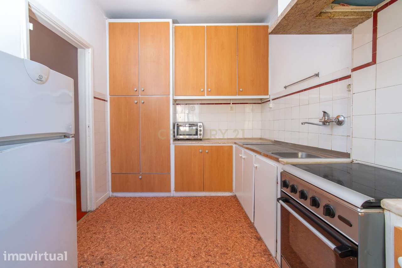 Apartamento T2 em Benfica, Lisboa - Oportunidade Única! - Grande imagem: 2/26