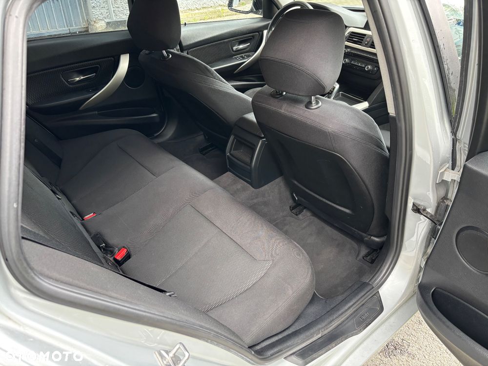 BMW Seria 3 - 12